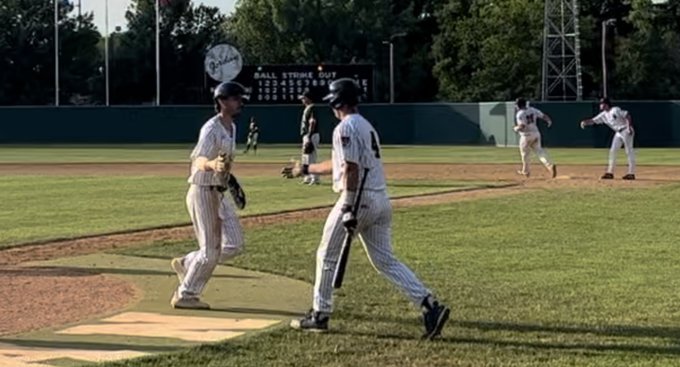 O'Brien - Dahlke foreground at Jordan